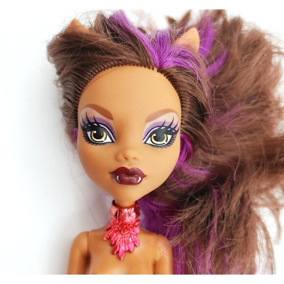 Monster High 2008 Clawdeen Wolf  Doll - Picture 2 of 5